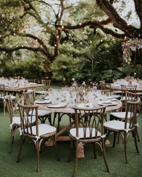 wedding round dining table