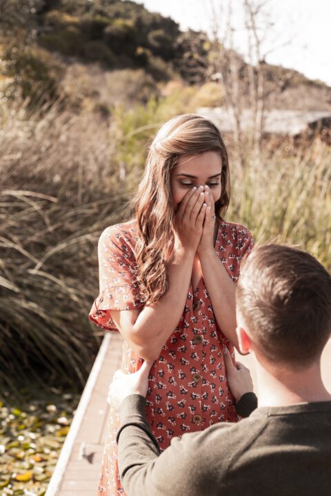 A man proposing a women